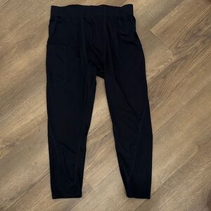 Fabletics 3/4 Black Tights with Outer Phone Pocket
